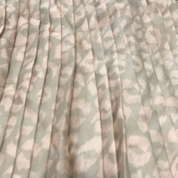Armani Exchange Pink Leopard Plead Skirt Size 6